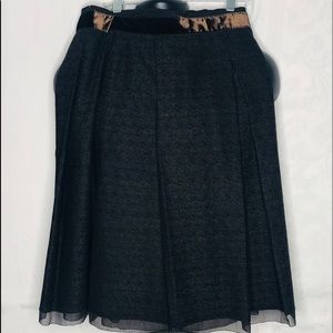 Elie Tahari Brown skirt. Accent at waist.
